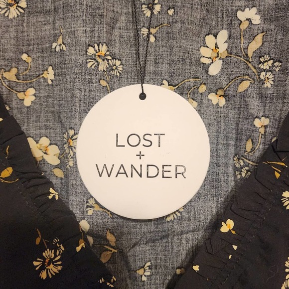 Lost + Wander Champagne Daisy Faux Wrap Top 3X - Picture 2 of 7